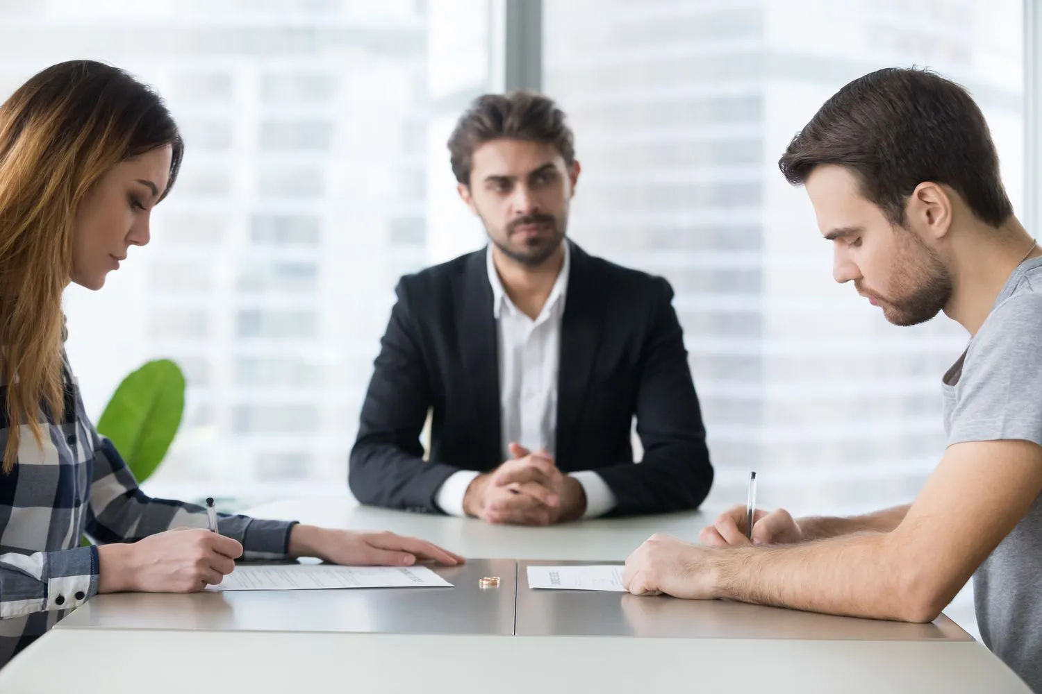How EH Mediation Guides Couples Toward Fair and Balanced Outcomes Burnham-on-Crouch
