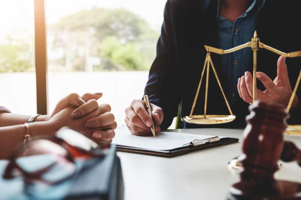 Court Applications vs. Mediation: A Less Stressful Path with EH Mediation Burnham-on-Crouch